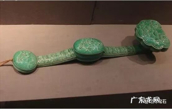 女戴玉如意的寓意