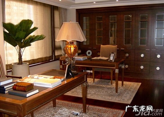 书房书桌怎么摆放风水好 书桌该怎么布置风水好