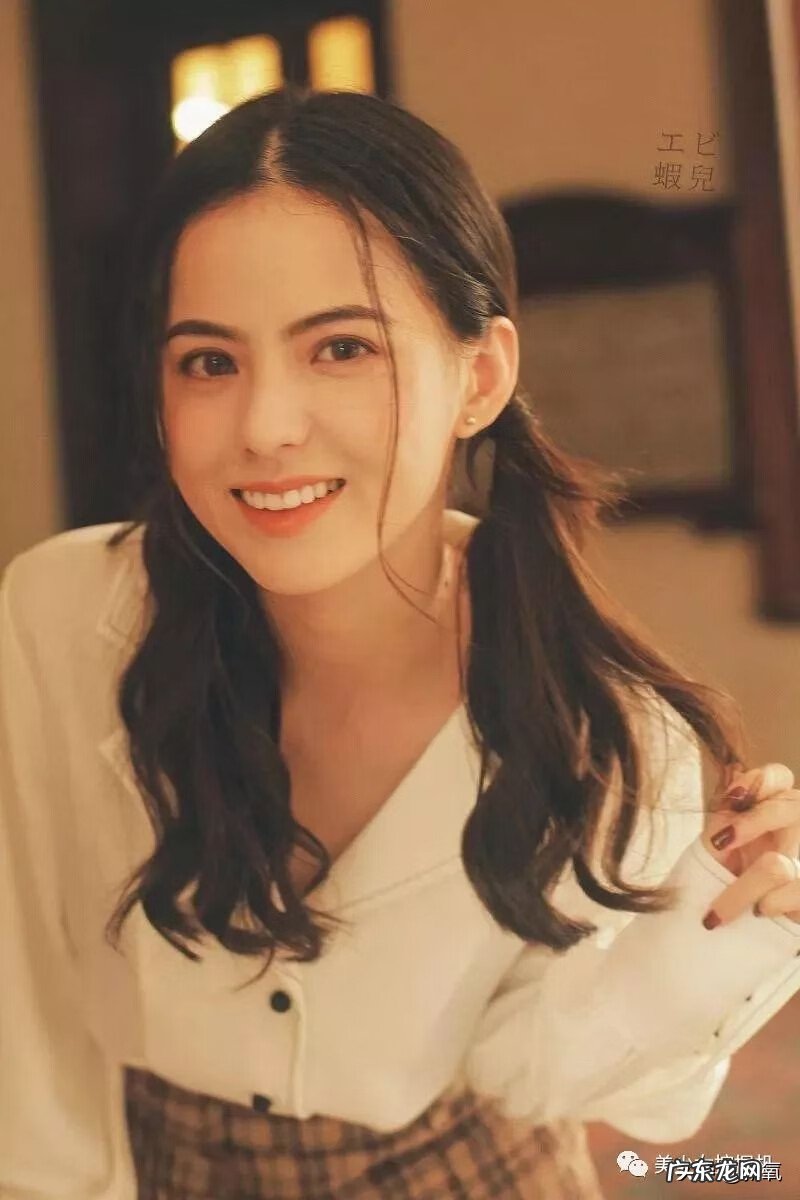 张柏芝二公造型 小张柏芝之称