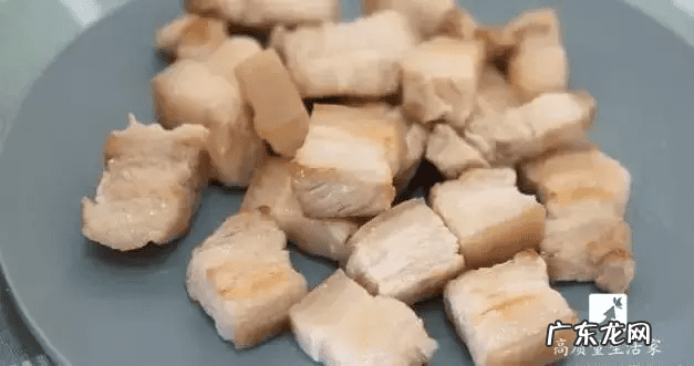 客厅花瓶插假花的风水 花瓶里的水加盐吗