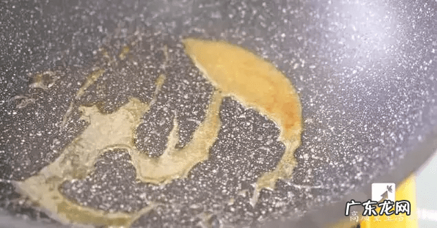 客厅花瓶插假花的风水 花瓶里的水加盐吗