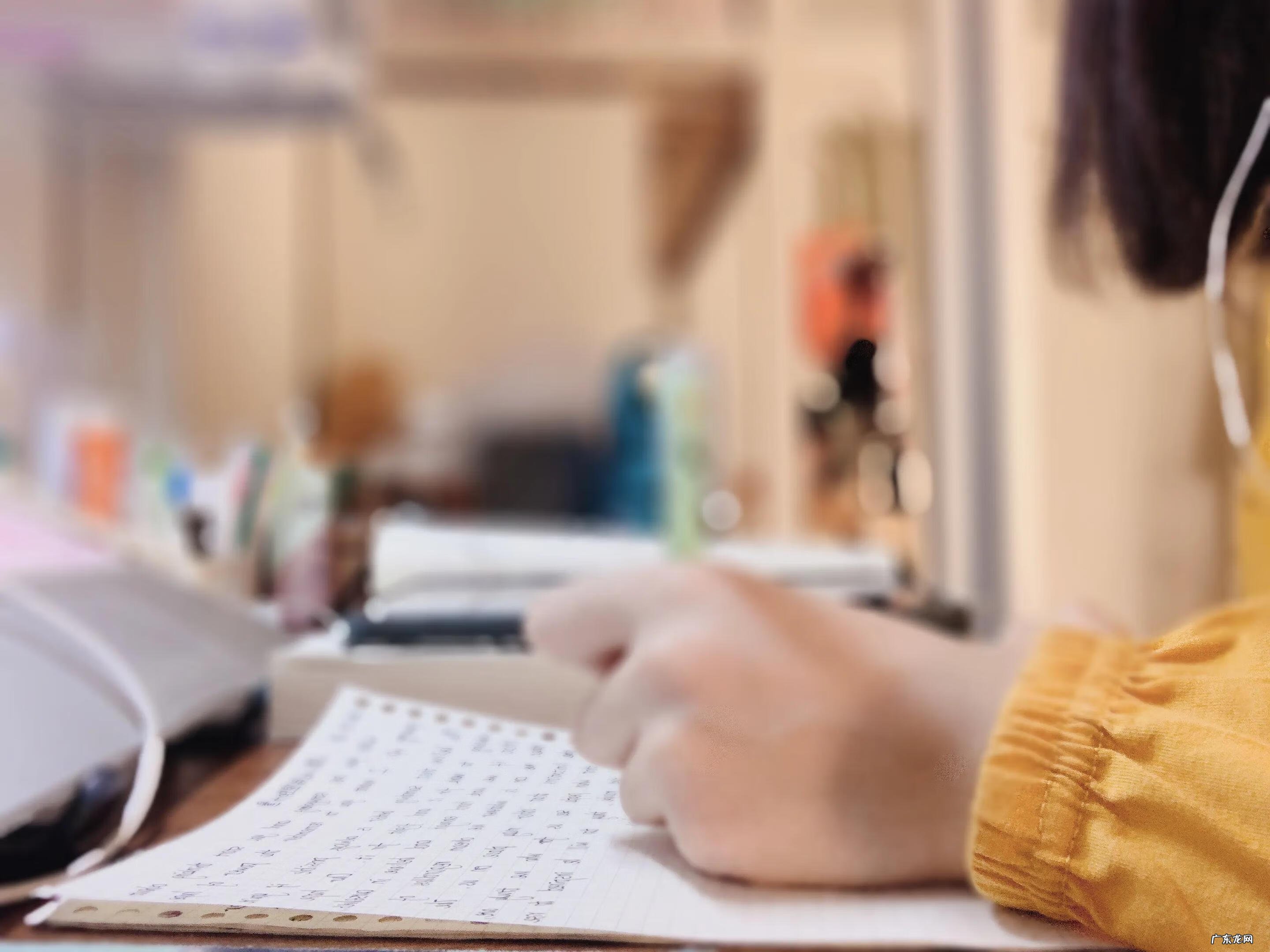 新年快乐英语手抄报内容 新年英语手抄报内容