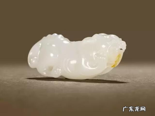 玉貔貅吊坠用什么颜色绳好 铜钱玉吊坠有什么意义