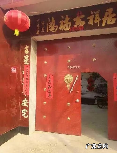 一扇大门如何贴对联 大门贴什么对联好 风水