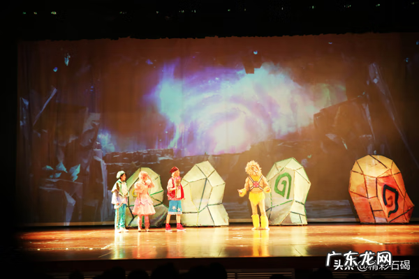 洛克王国魔法学院人物 洛克王国魔法学院在哪