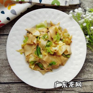 女性掉头发怎么调理 女性脱发的原因有哪些