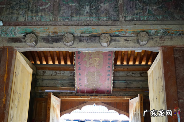 青海湖的描述 青海湖风水故事