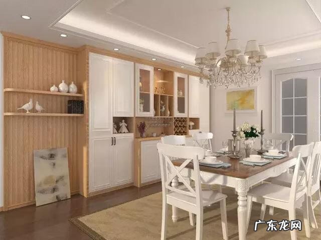 酒柜有镜子进门看到好不好 镜面酒柜效果图