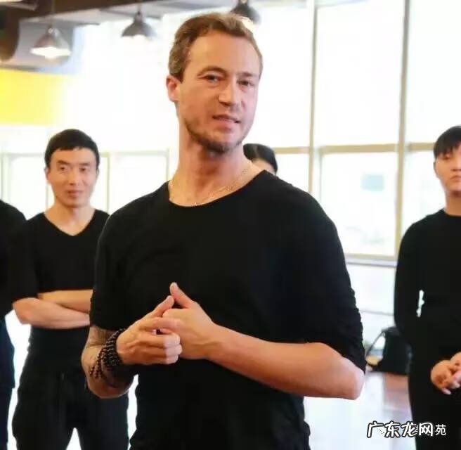 你笑起来真好看手势舞完整版 转手手势舞教程