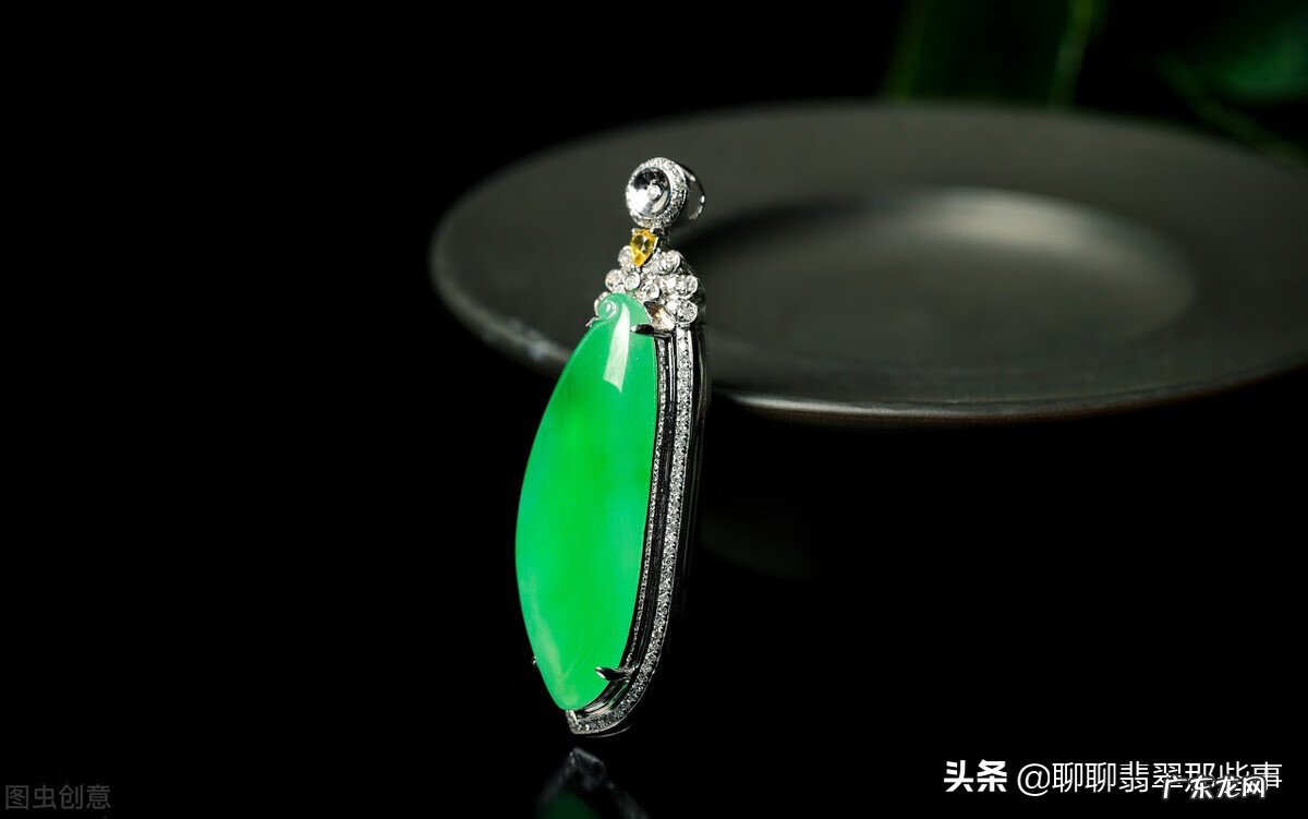 翡翠属于阴还是阳 翡翠招阴吗