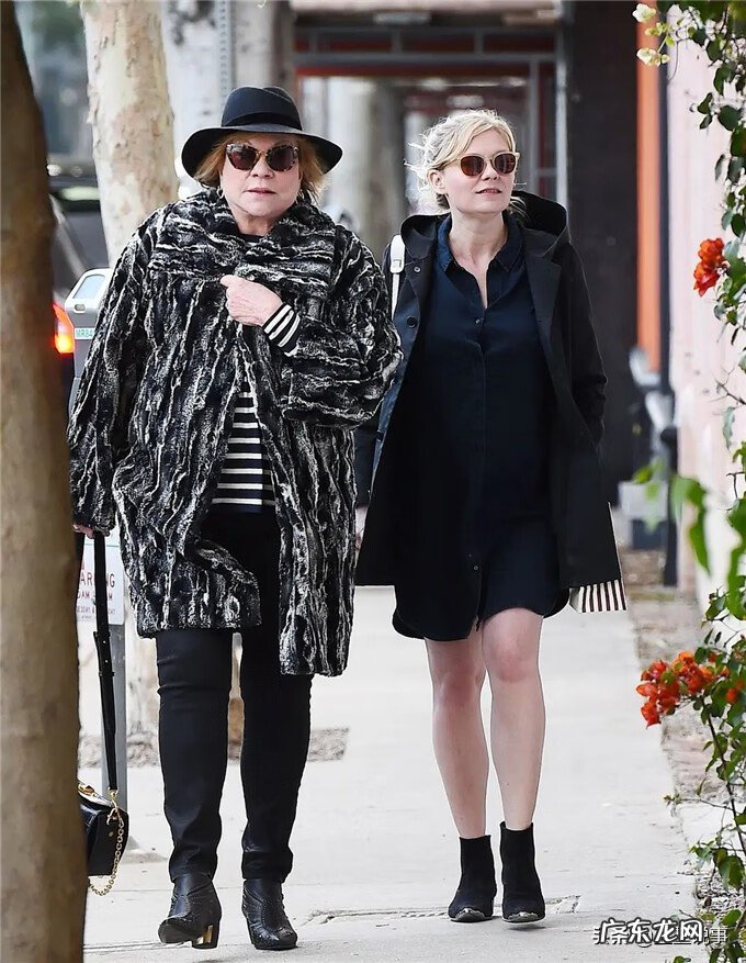 伊丽莎白·奥尔森 克斯汀·邓斯特