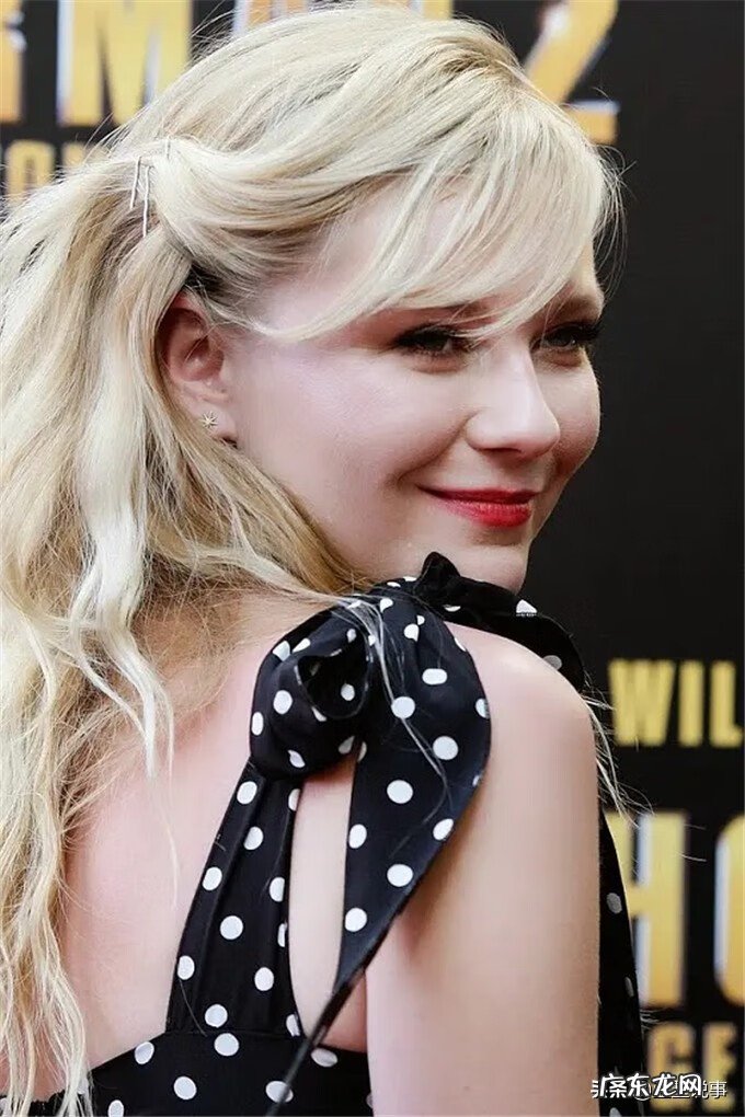 伊丽莎白·奥尔森 克斯汀·邓斯特