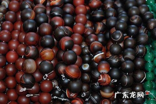 玛瑙的风水功效与作用 染色的天然玛瑙对人风水作用