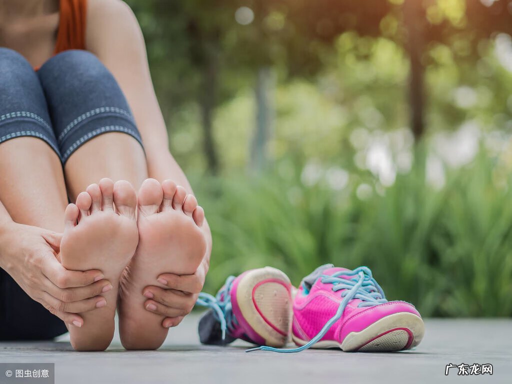 突然发现脚肿了怎么回事 脚肿是怎么回事?