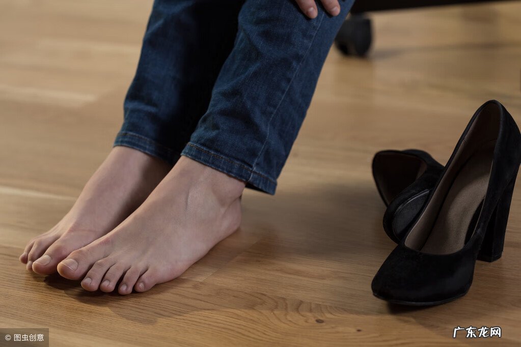 突然发现脚肿了怎么回事 脚肿是怎么回事?