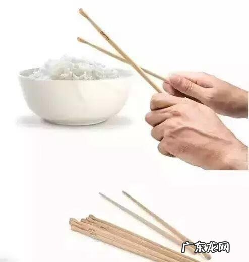 吃饭喜欢舔筷子的人 吃饭咬到筷子风水