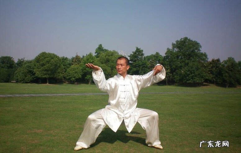 气功八段锦口诀表 健身气功八段锦口诀令