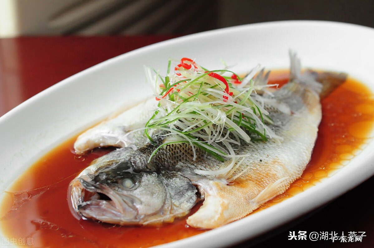 简单鲈鱼清蒸的做法步骤 鲈鱼的清蒸的做法