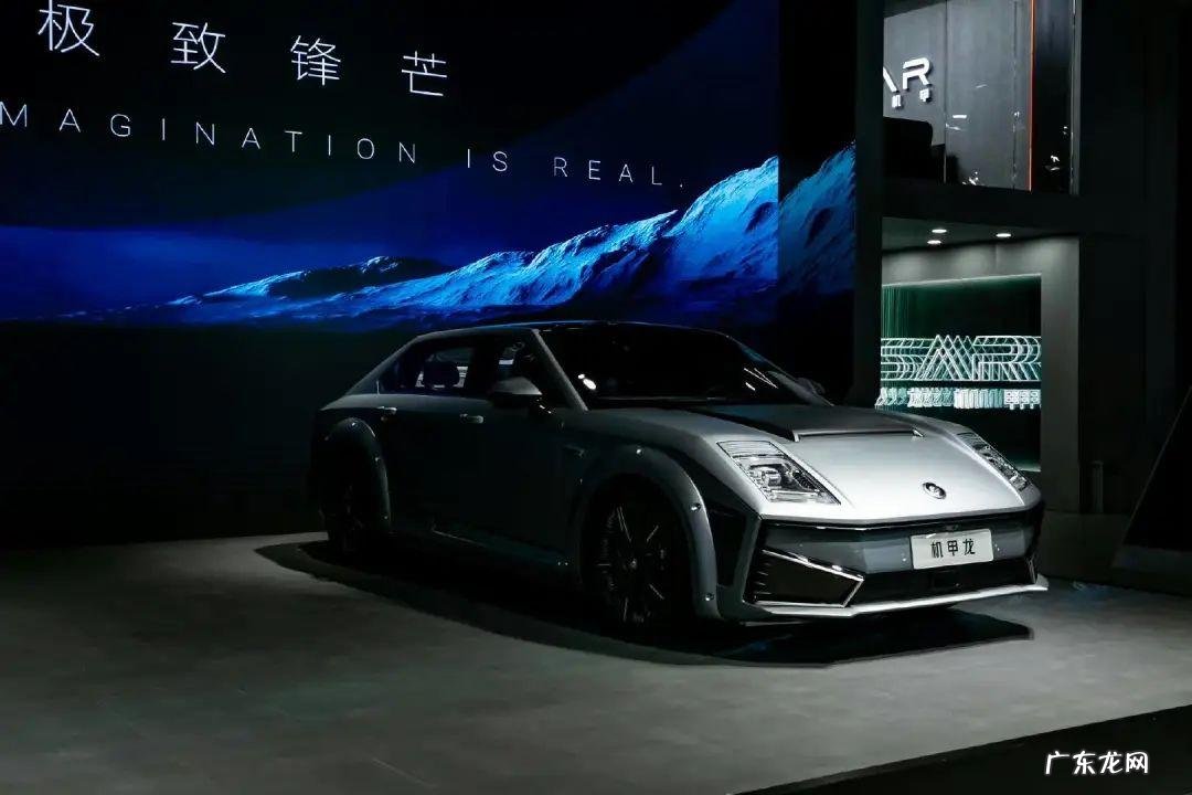 史上“最热”车展来了!靠冰块降温,大佬讲话却突然停电