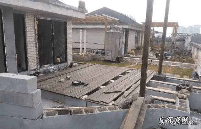 花园洋房顶楼露台好吗 顶跃带露台还是一楼带花园好