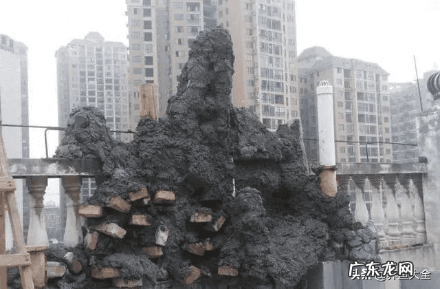 花园洋房顶楼露台好吗 顶跃带露台还是一楼带花园好