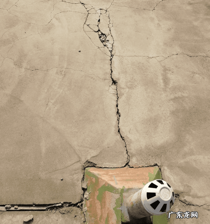 房顶有水管风水好吗 房顶上有水吗