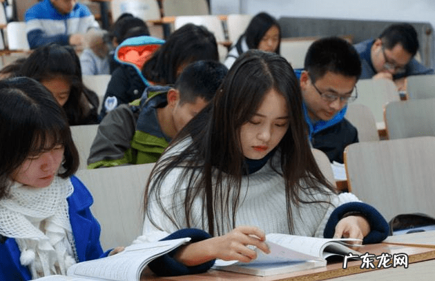 什么暑假一定比寒假长 为什么暑假一定比寒假长??