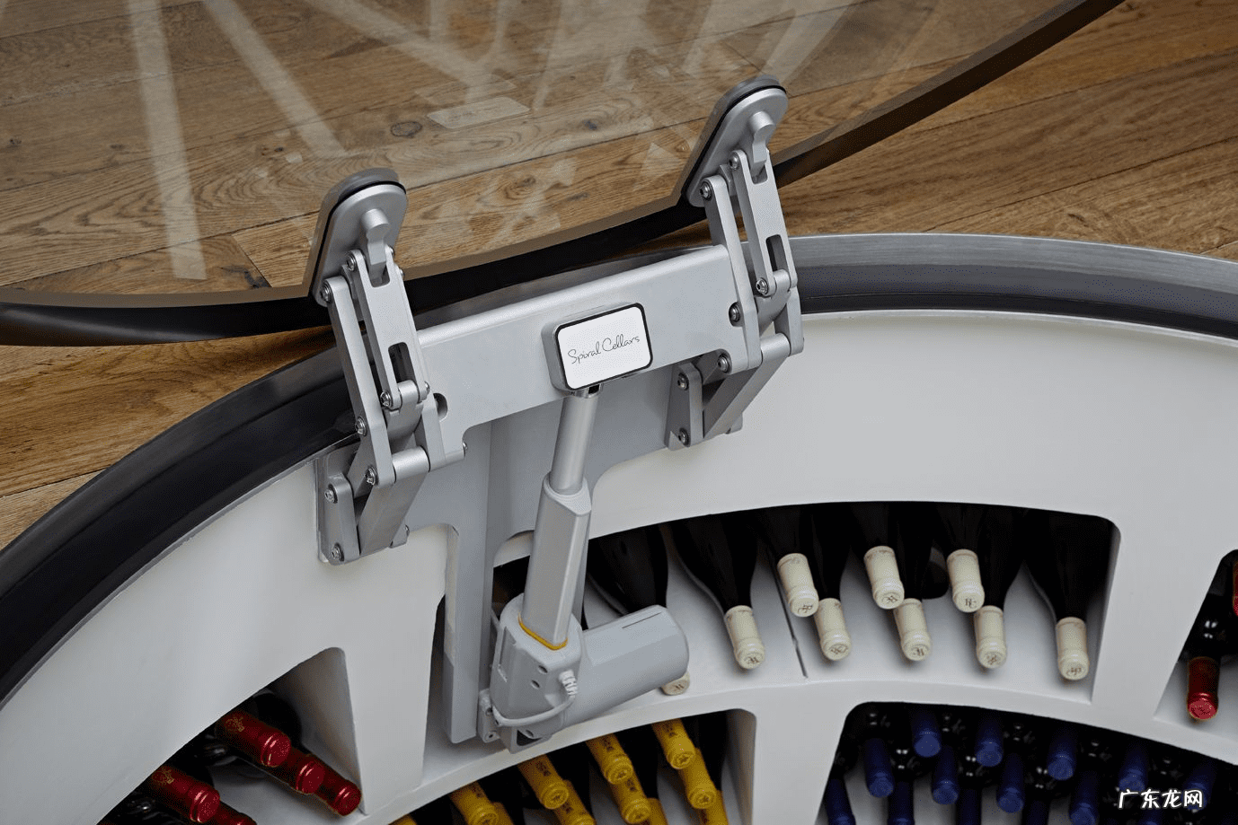 楼梯冲着门口风水是不是不好 门冲着楼梯风水好吗