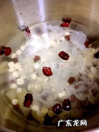 大枣银耳汤 红豆银耳红枣汤的做法