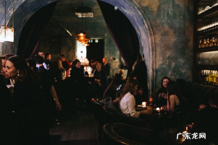 理发店吧台摆放位置 理发店吧台放门口怎么样