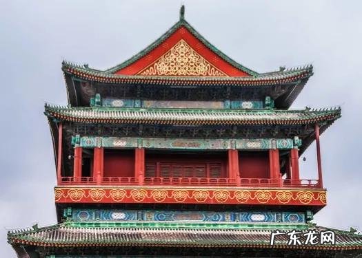 山主人丁水主财,遇水则发贵人 人有三善与风水共养可财名兼得