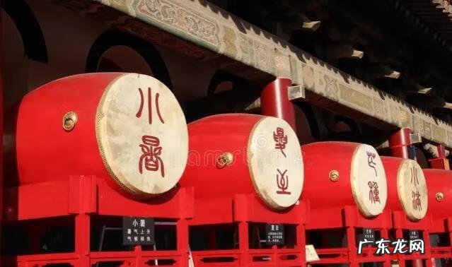 山主人丁水主财,遇水则发贵人 人有三善与风水共养可财名兼得