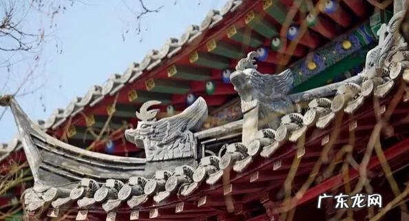 山主人丁水主财,遇水则发贵人 人有三善与风水共养可财名兼得