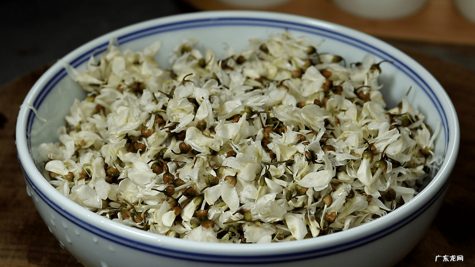 槐花的做法大全,槐花怎么做好吃 槐花的吃法与做法