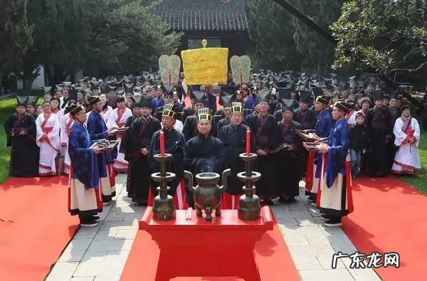 坟头添土有什么讲究 坟有蚂蚁好不好