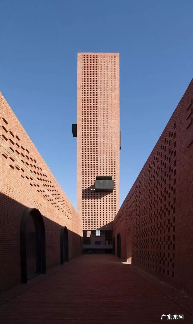 风水外墙砖用什么颜色好 风水屋外墙砖红色泽好吗