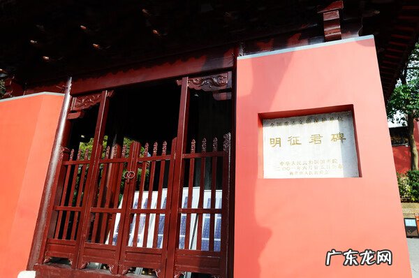 风水案上起峰实物图解 纱帽峰风水图解