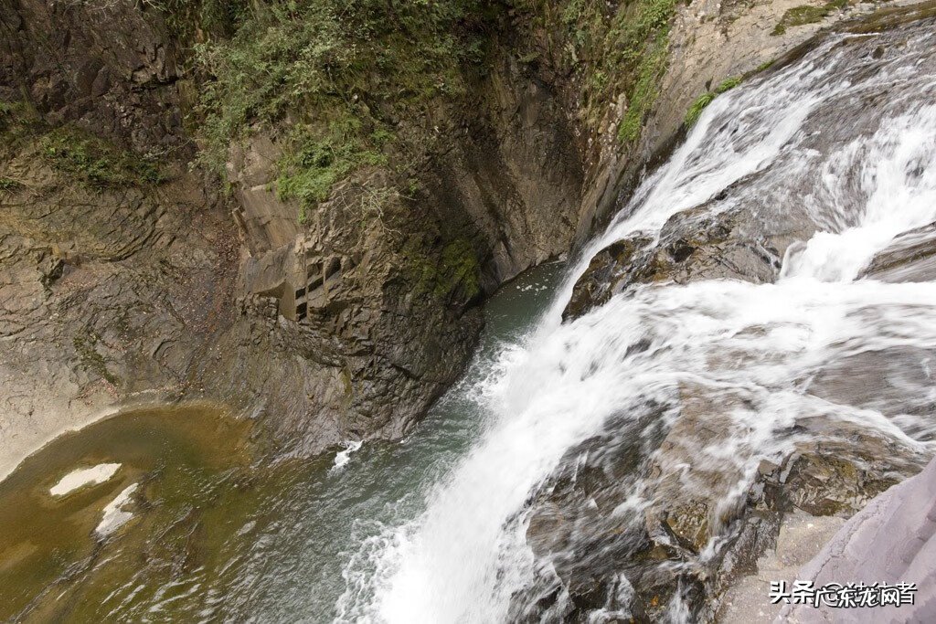 依山傍水别墅图片 高山风水图片大全