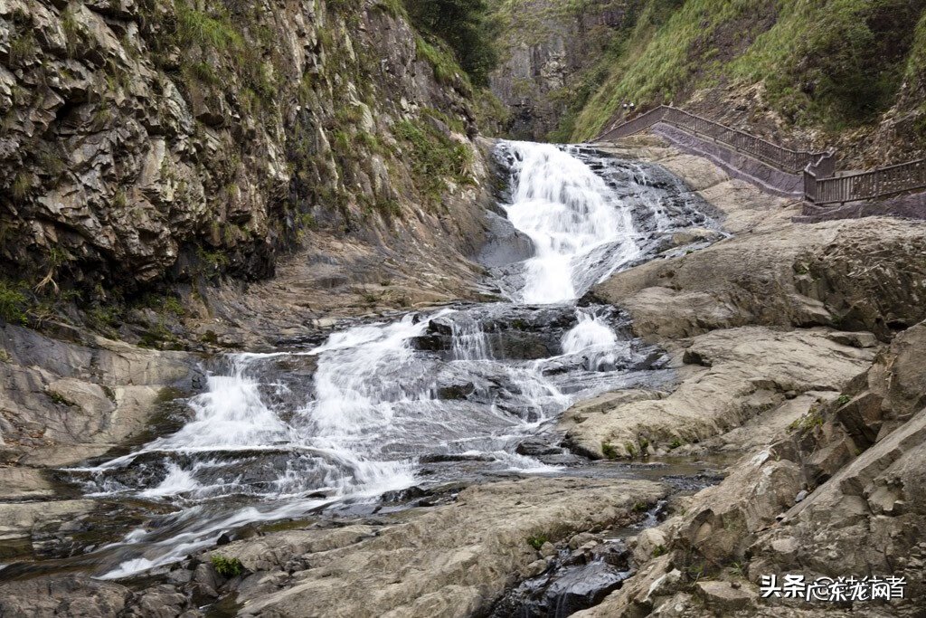 依山傍水别墅图片 高山风水图片大全