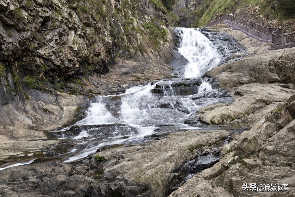 依山傍水别墅图片 高山风水图片大全
