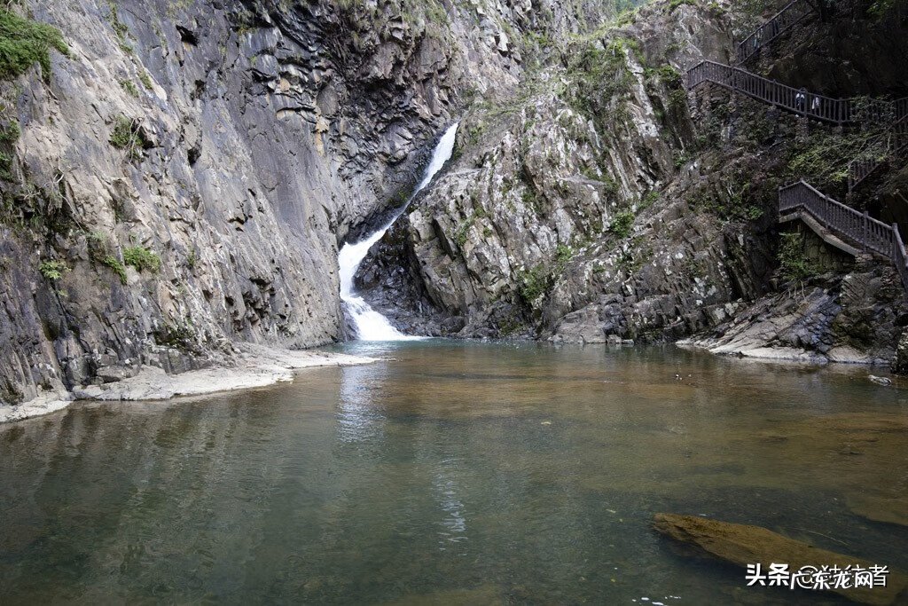 依山傍水别墅图片 高山风水图片大全