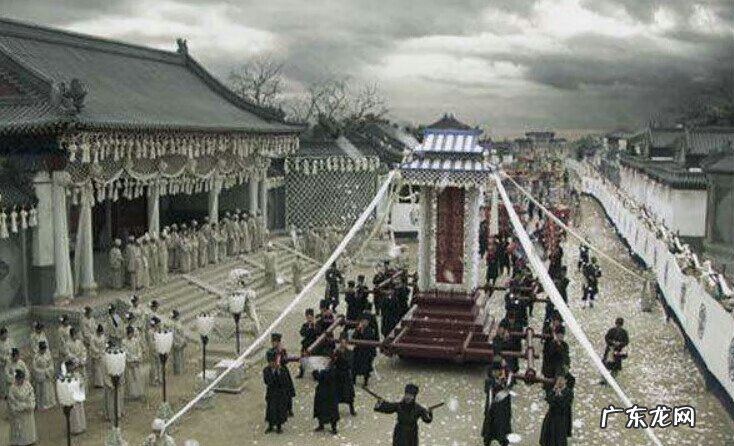 新坟下葬多久起风水 下葬做风水当天有什么讲究