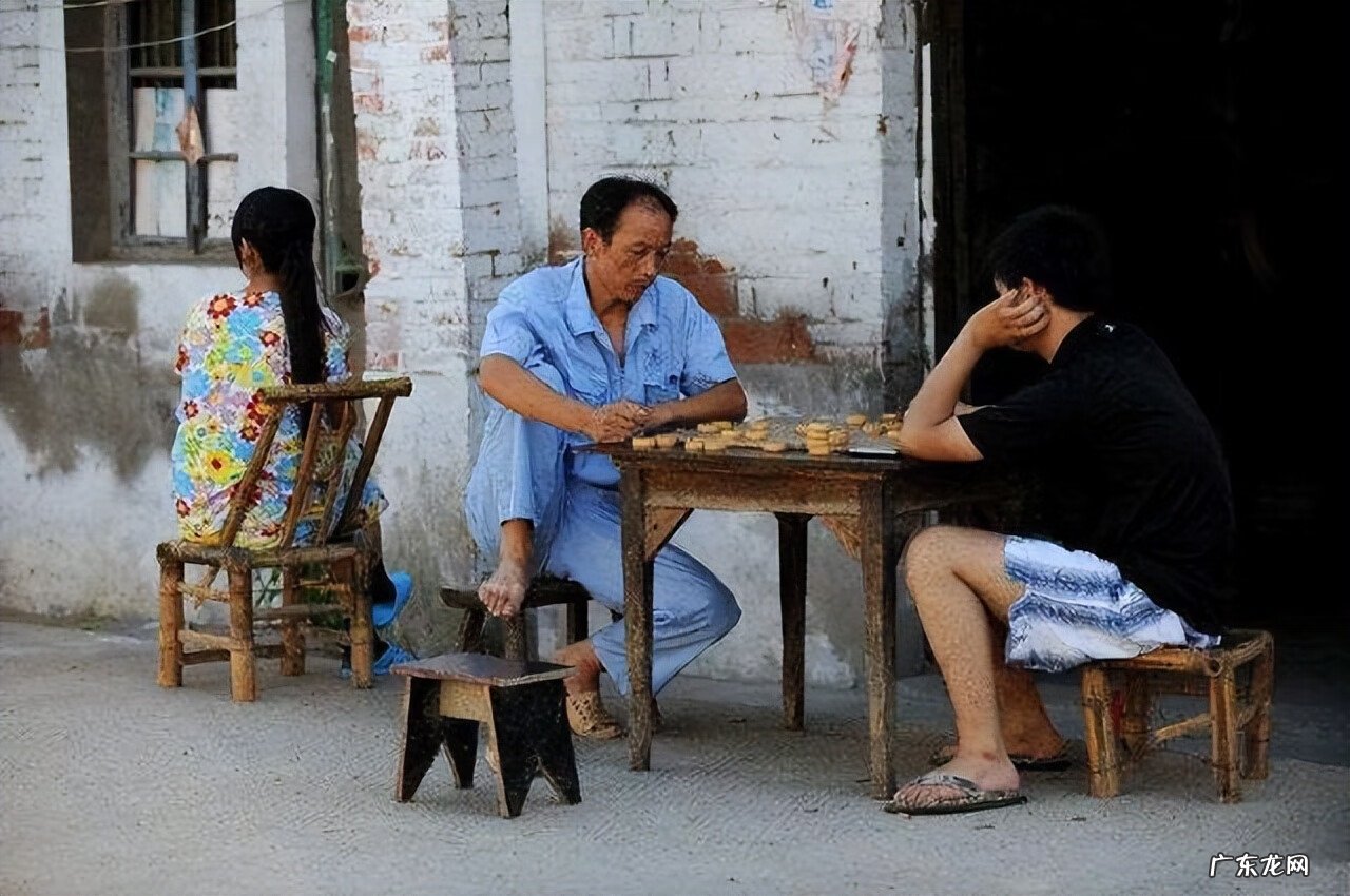 门前有公路风水如何 四面公路围绕的小区风水好吗