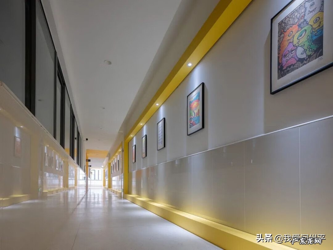 男女睡觉谁在里侧风水 墙侧面图片