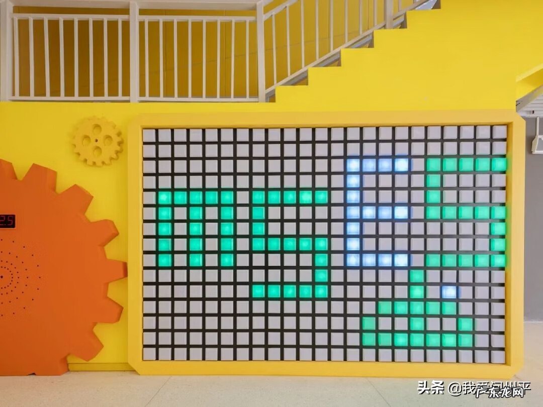 男女睡觉谁在里侧风水 墙侧面图片