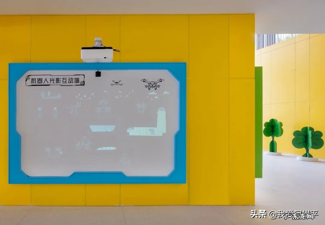 男女睡觉谁在里侧风水 墙侧面图片