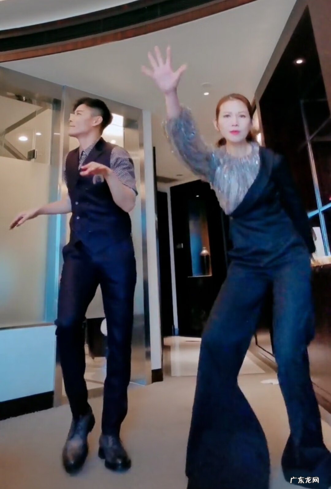 杨烁老婆 蔡少芬老公是谁