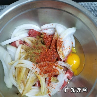 烤箱如何烤羊肉串 羊肉串烤箱的制作方法