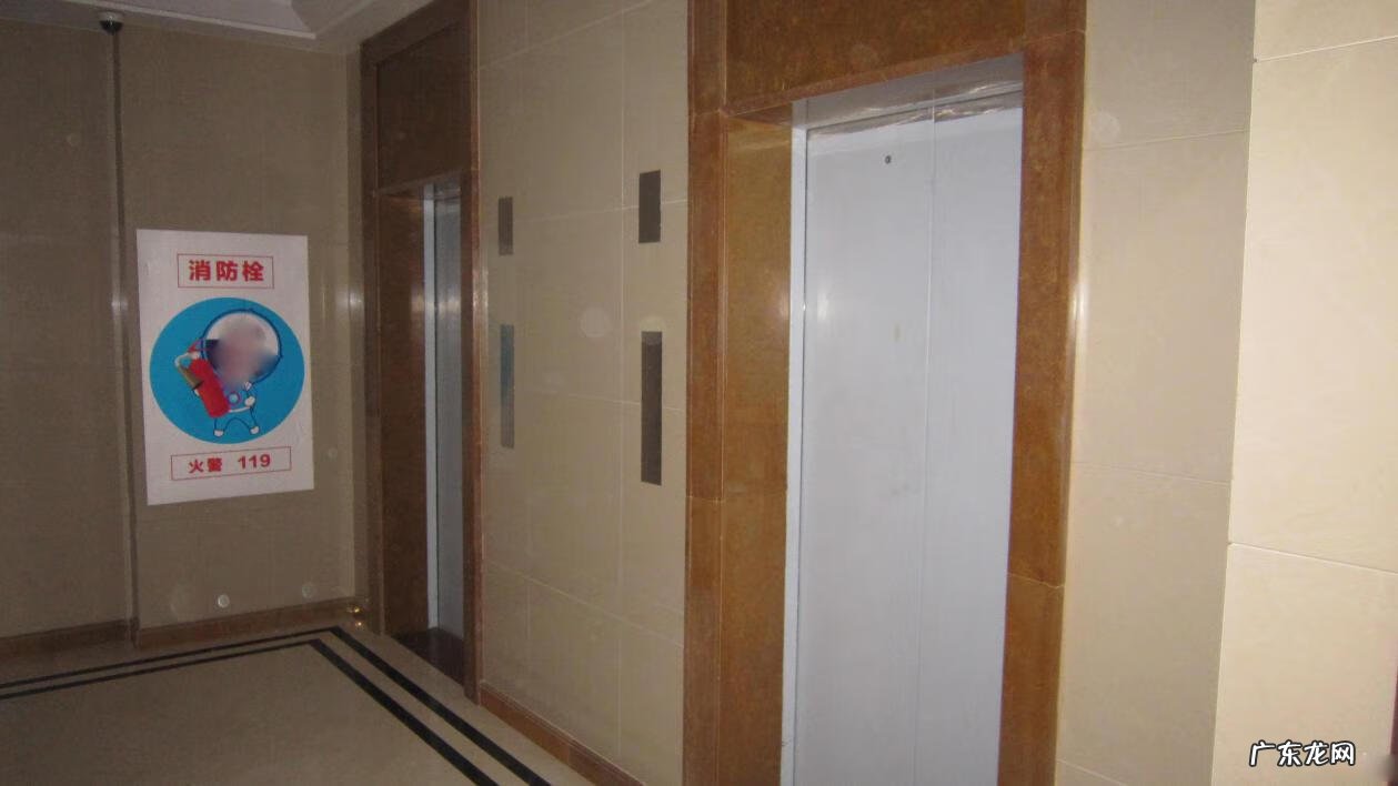 一梯两户双开门电梯视频 一梯两户双开门风水