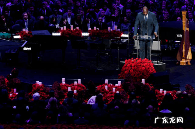 多少人为迈克杰克逊殉葬 迈克尔杰克逊葬礼完整